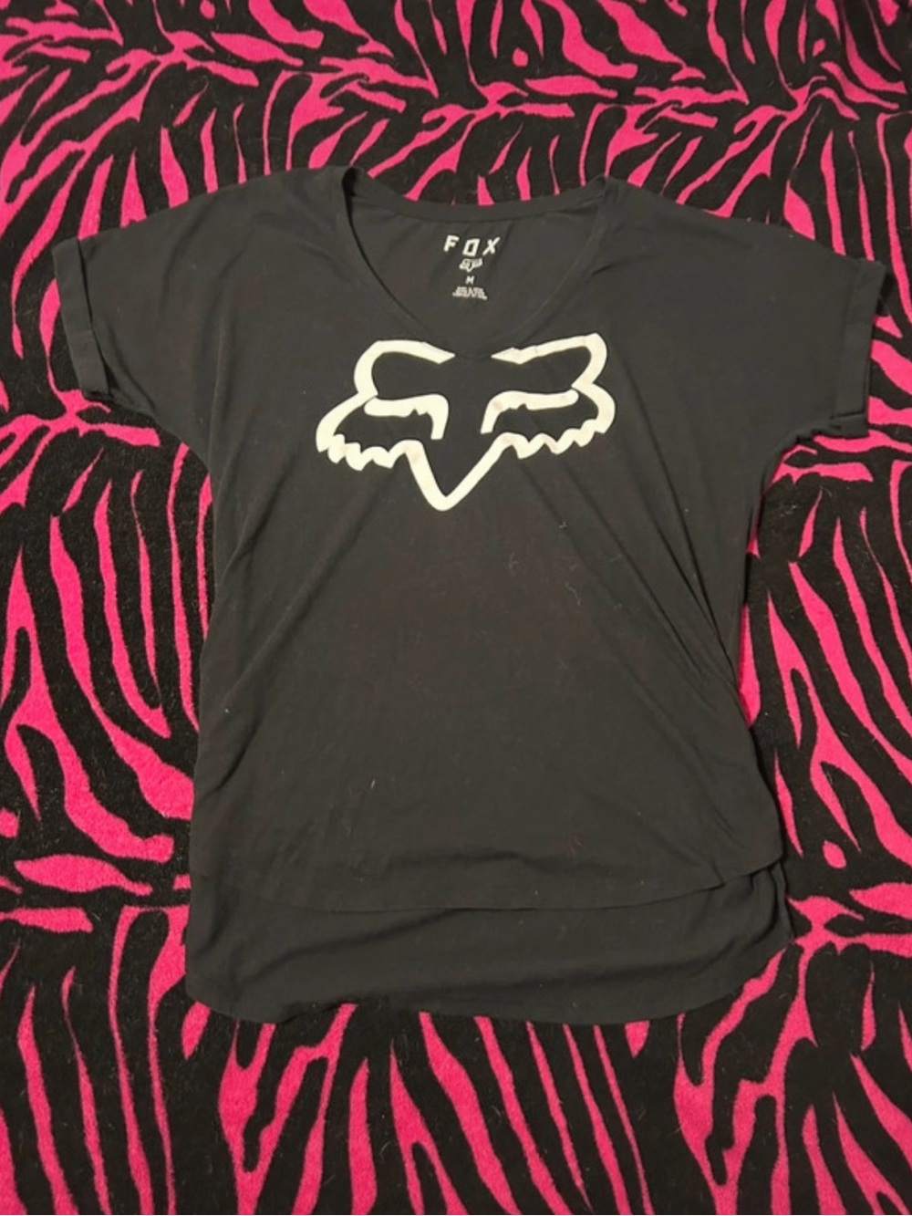 Y2k Vintage Fox V Neck Tee with White Logo